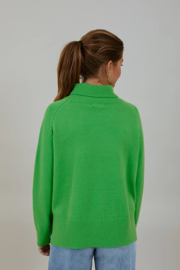 Green-High-Neck-Sweater_5