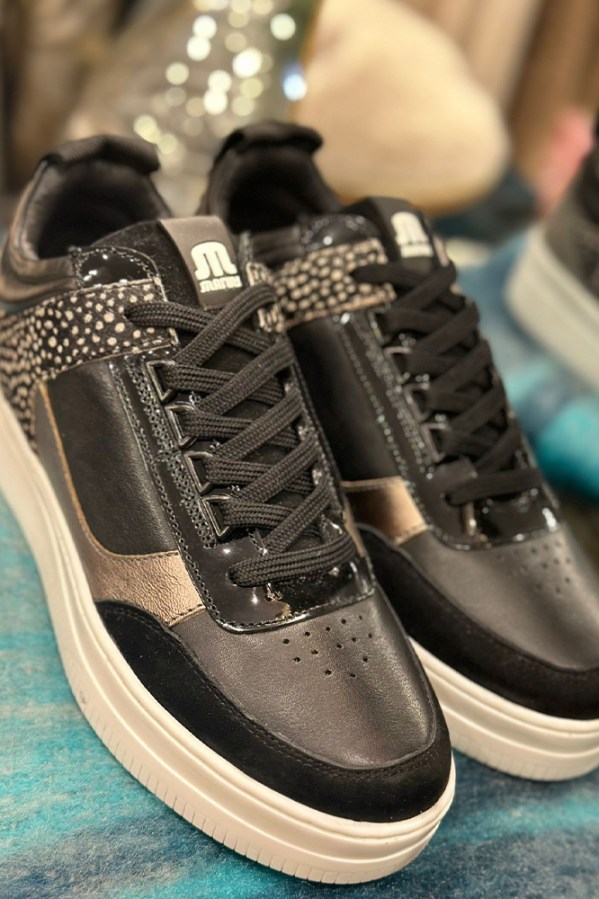 Mel-Sneakers-in-Black_2